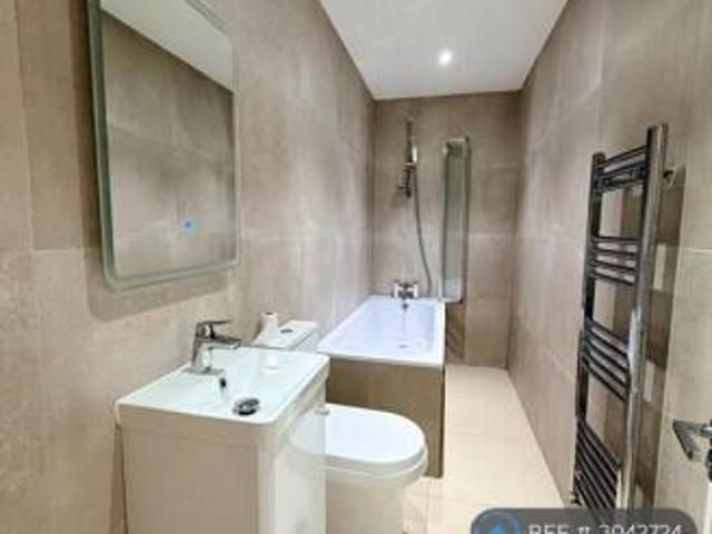 Maisonette for rent in Cat Hill