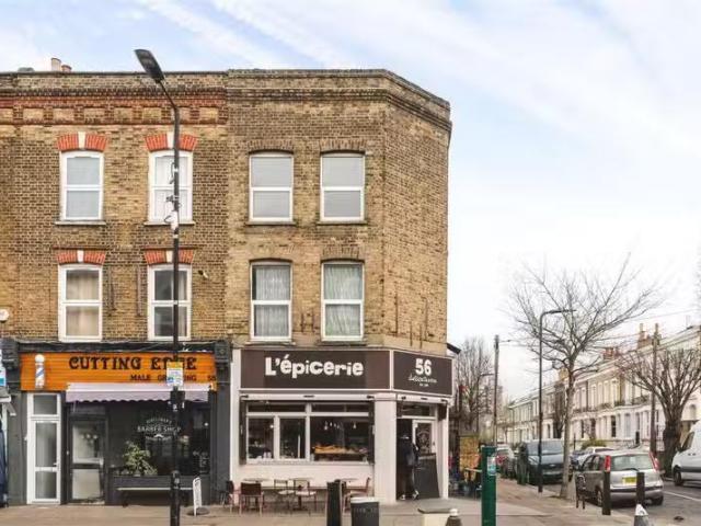 House for rent in Mapesbury, Greater London
