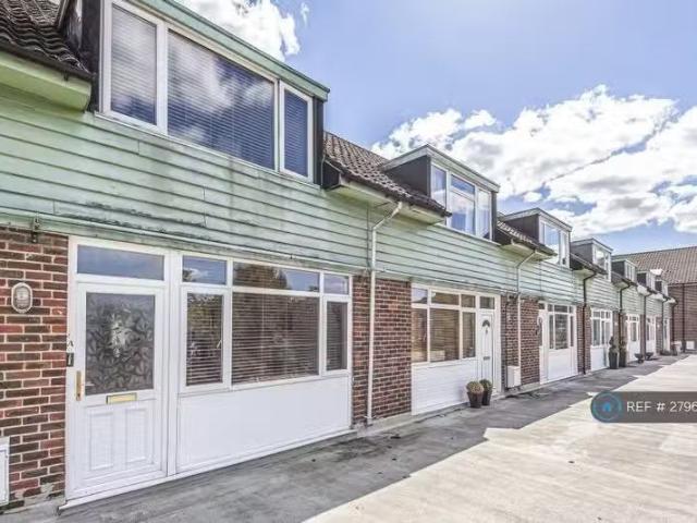 House for rent in Winchmore Hill, Buckinghamshire