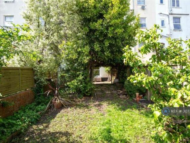 Maisonette for rent in Bristol, West of England