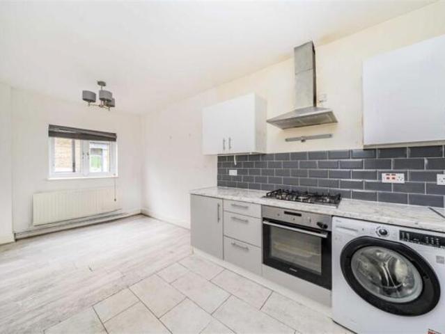 Maisonette for rent in Camberwell, Greater London