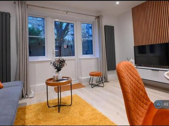 Maisonette for rent in Cat Hill