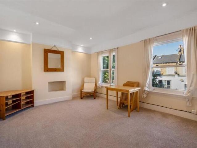 Maisonette for rent in East Dulwich, Greater London
