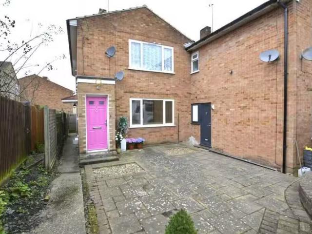 House for rent in Navestock Side, Essex
