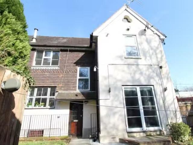 House for rent in Perryfields, West Sussex