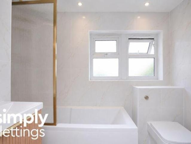 Maisonette for rent in Round Hill, Brighton & Hove
