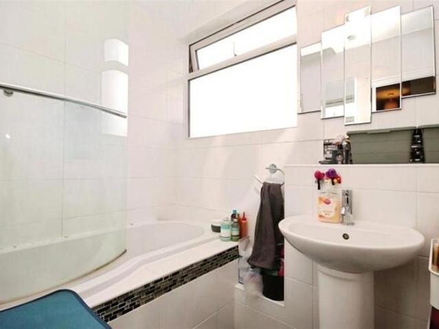 Maisonette for rent in Guildford Park, Guildford