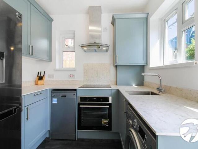 Maisonette for rent in Cat Hill