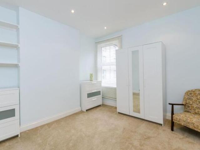 Maisonette for rent in Tooting Graveney, Greater London