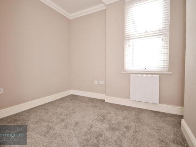 Maisonette for rent in Pilgrims' Hatch, Navestock Side