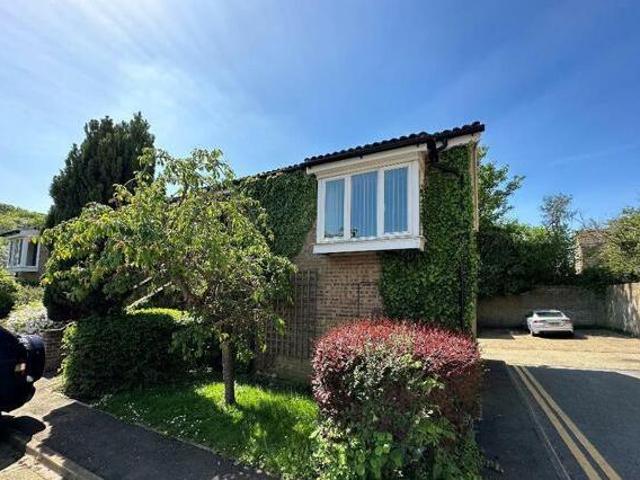 House for rent in Surrey