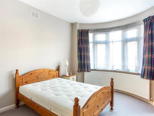 Maisonette for rent in Cat Hill