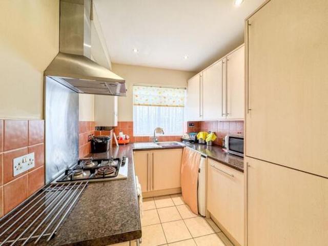 Maisonette for rent in Cat Hill