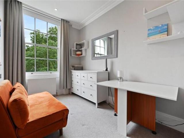Maisonette for rent in Cat Hill, England
