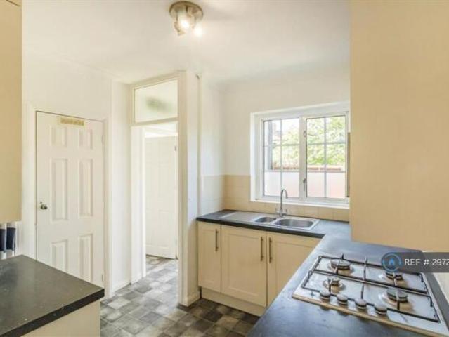 Maisonette for rent in Cat Hill