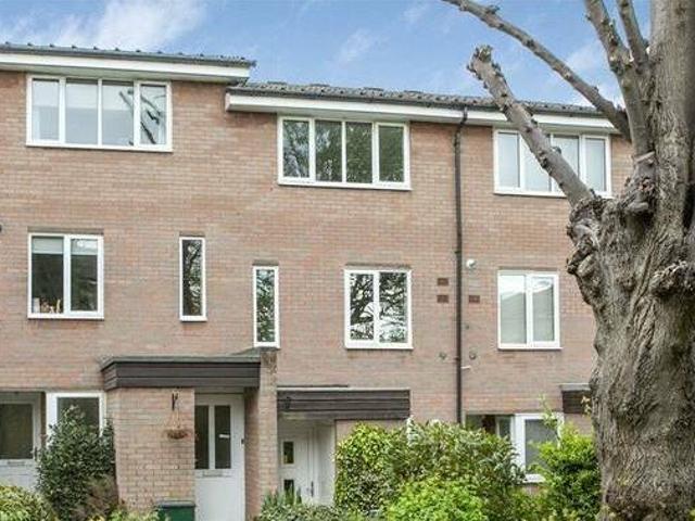 House for rent in Surrey, England