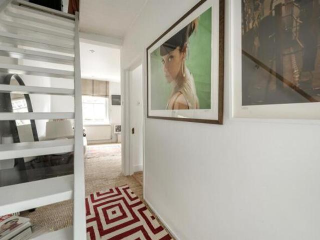 Maisonette for rent in Cat Hill