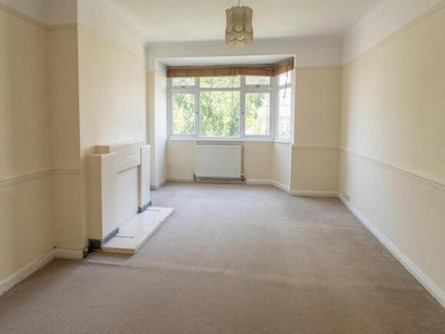 Maisonette for rent in Cat Hill