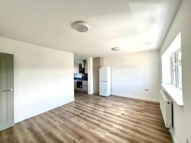 Maisonette for rent in Kingswood, North Watford