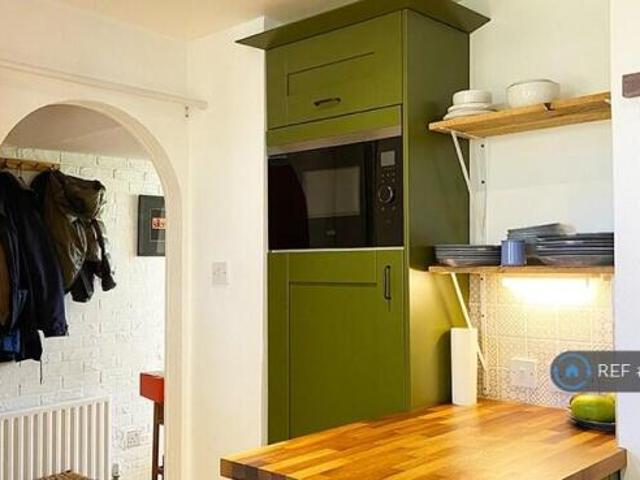 Maisonette for rent in Cat Hill