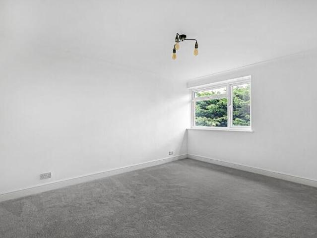 Maisonette for rent in Winchmore Hill, Greater London
