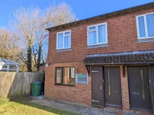 House for rent in Five Acres, Hertfordshire