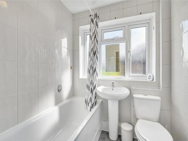 Maisonette for rent in Cat Hill