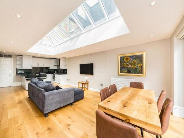 Maisonette for rent in London Borough of Wandsworth, Greater London