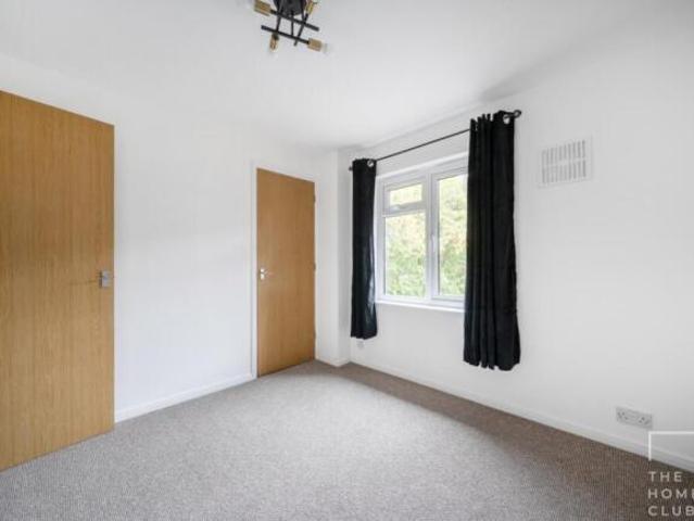 Maisonette for rent in Guildford, Surrey