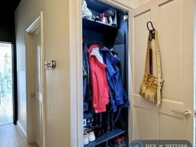 Maisonette for rent in Cat Hill