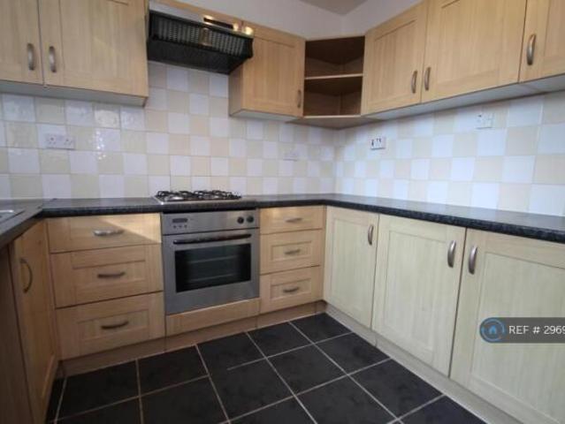 Maisonette for rent in Cat Hill