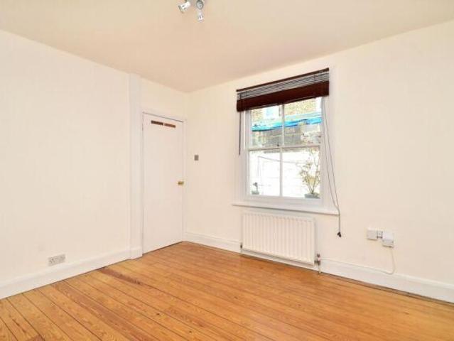 Maisonette for rent in Acton, Greater London