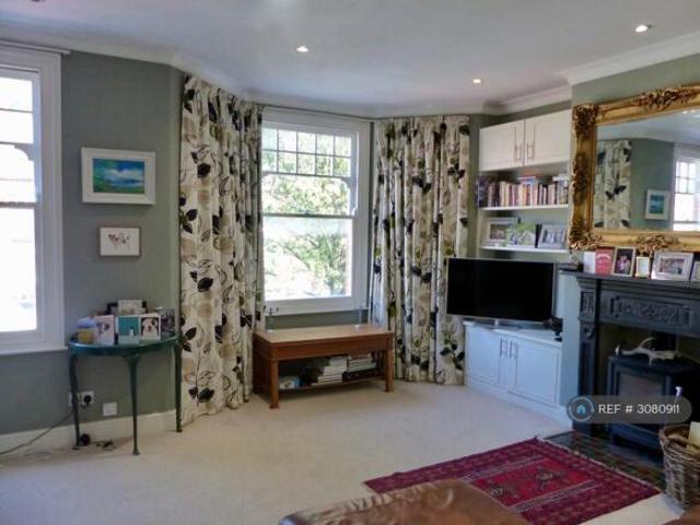 Maisonette for rent in Cat Hill, England