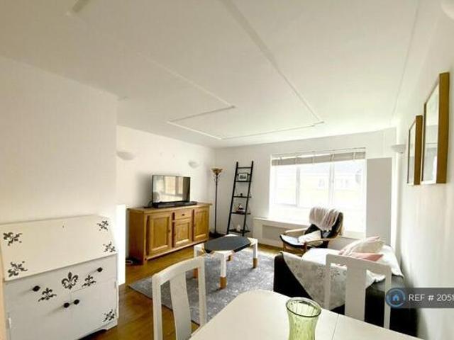 House for rent in Lyons, Greater London