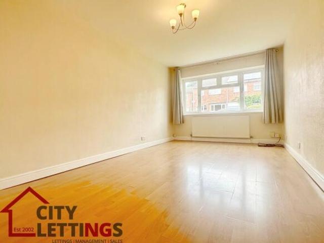 Maisonette for rent in Trafford Park, Greater Manchester
