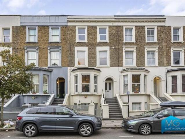 Maisonette for rent in Cat Hill, England