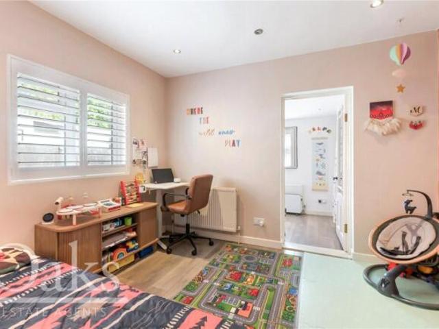 Maisonette for rent in London Borough of Croydon, Greater London