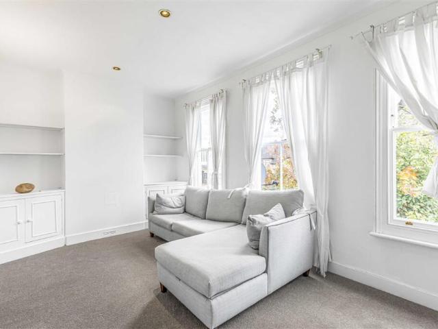 Duplex for rent in Wandsworth