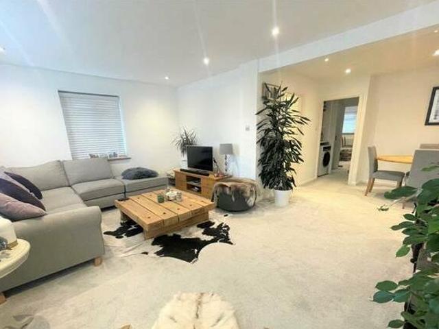 House for rent in Surrey