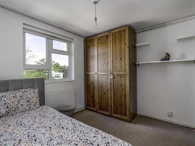 Maisonette for rent in Cat Hill, England