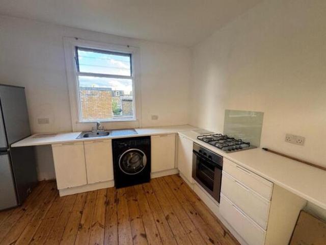 Maisonette for rent in London Borough of Barnet, Greater London