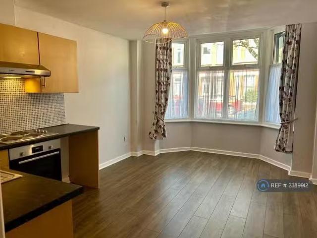 House for rent in Cliftonville West, Acol