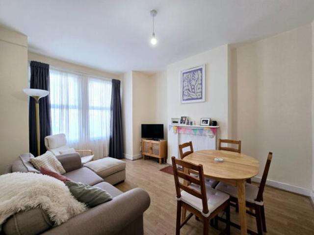 Maisonette for rent in Tooting Graveney, Greater London