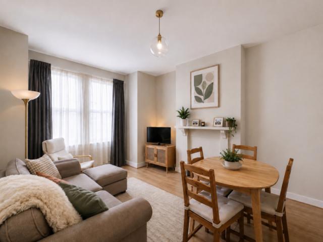 Maisonette for rent in Tooting Graveney, Greater London