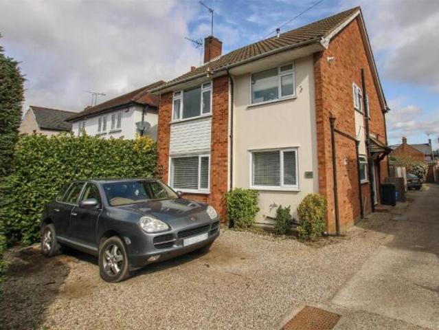 Maisonette for rent in Pilgrims' Hatch, Navestock Side