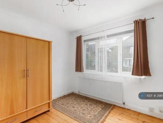 Maisonette for rent in Cat Hill