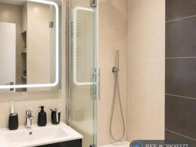 Maisonette for rent in Cat Hill
