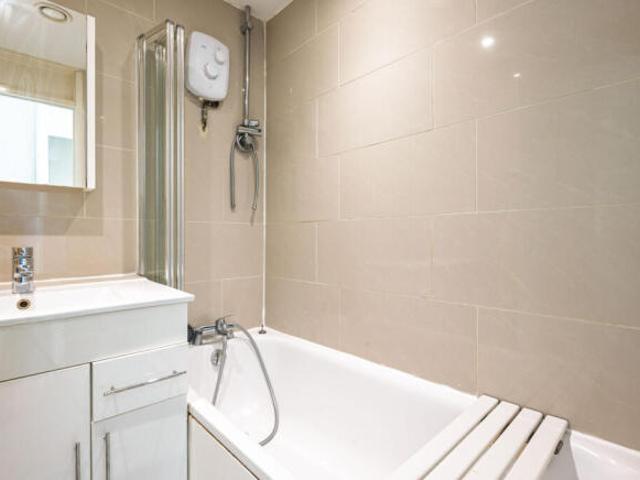 Maisonette for rent in Hendon, Greater London
