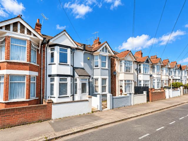 Maisonette for rent in Watford, Hertfordshire