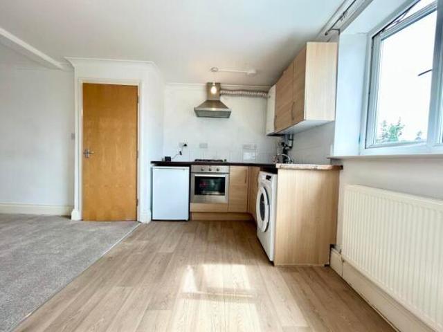 Maisonette for rent in Feckenham, City Of Bristol